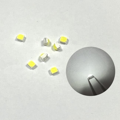 Witte kleur Duidelijke kogelkop SMD 3528 LED 6000-8000K 7-8LM 30deg 70mW Voor buitenverlichting